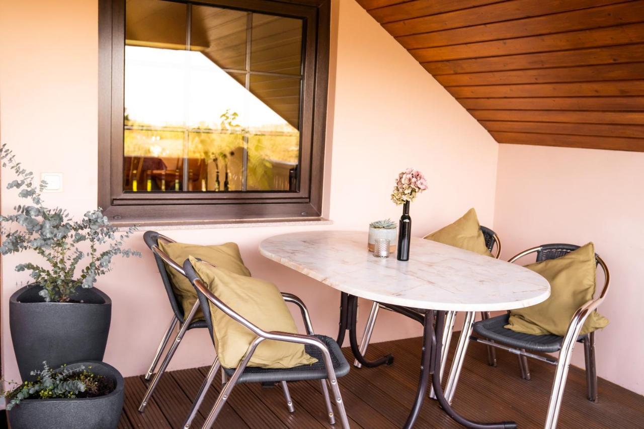 Ferienwohnung Lieblingsplatz by Julia&Tom Kesselsdorf Exterior foto
